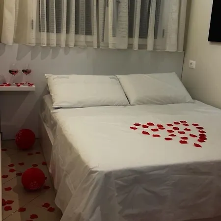 Ar Rentalhouse *